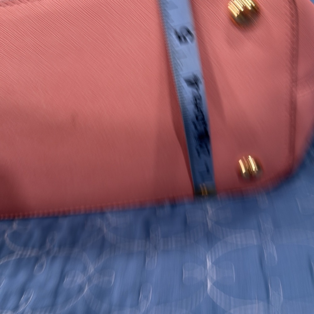 Michael Kors (MK) Pink Bag
Gently used great for work or play - Picture 15 of 15